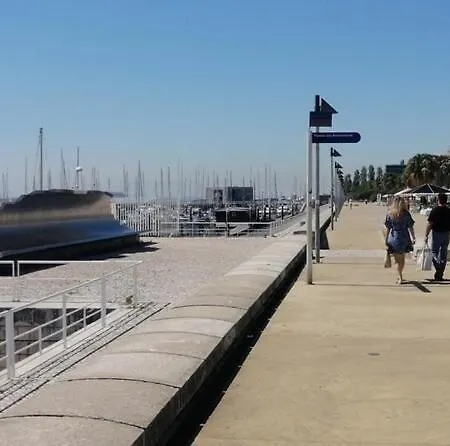 Racing Boat Bateau-hôtel